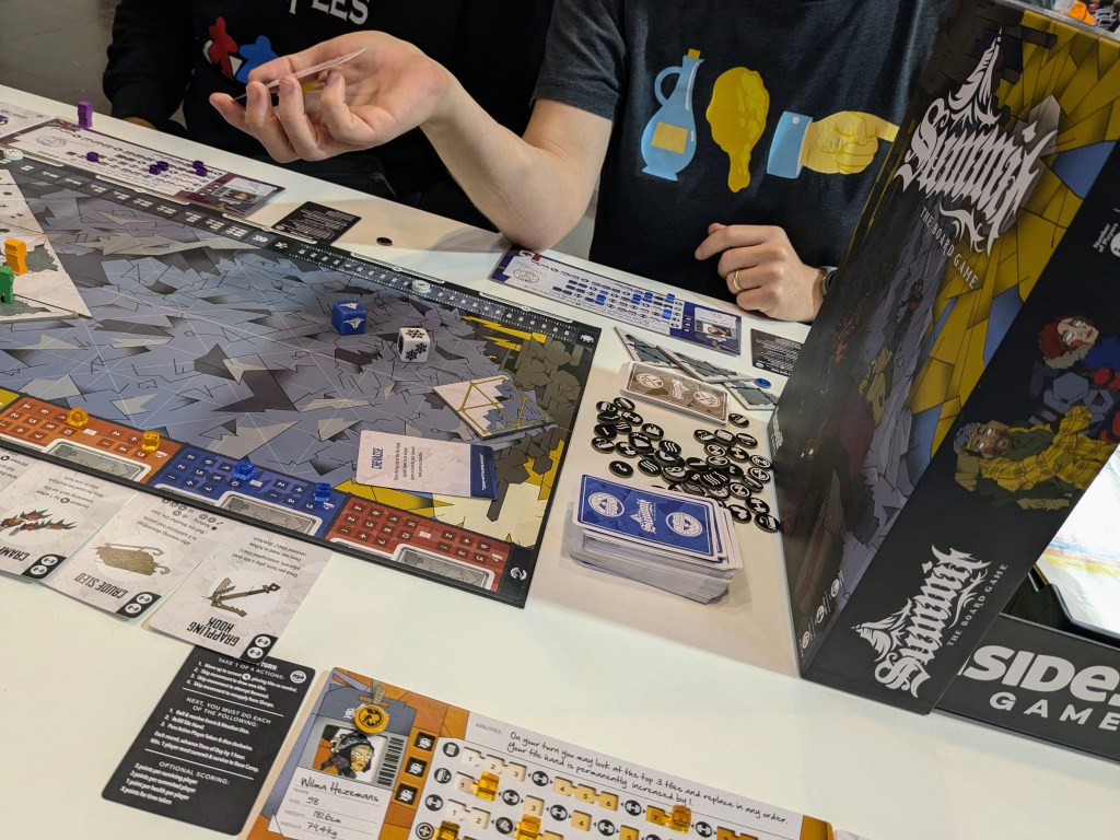 Summit: large board with triangular tiles and ropes; player boards indicating food, oxygen, weight and health