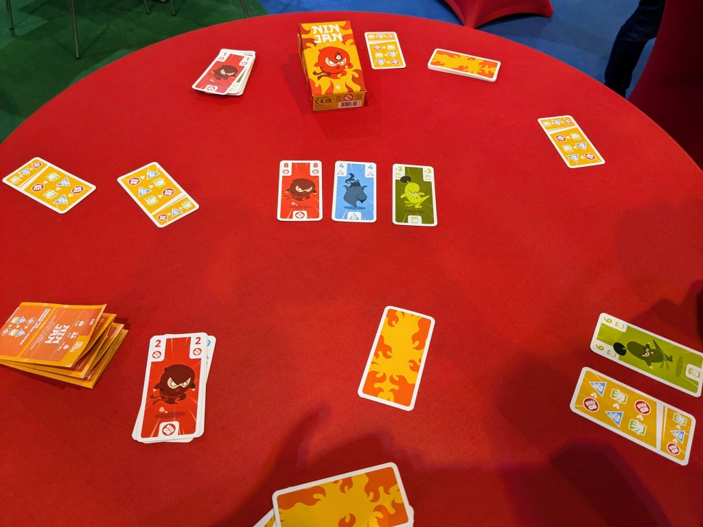Ninjan: red, blue and green cards with numbers corresponding to rock/paper/scissors symbols
